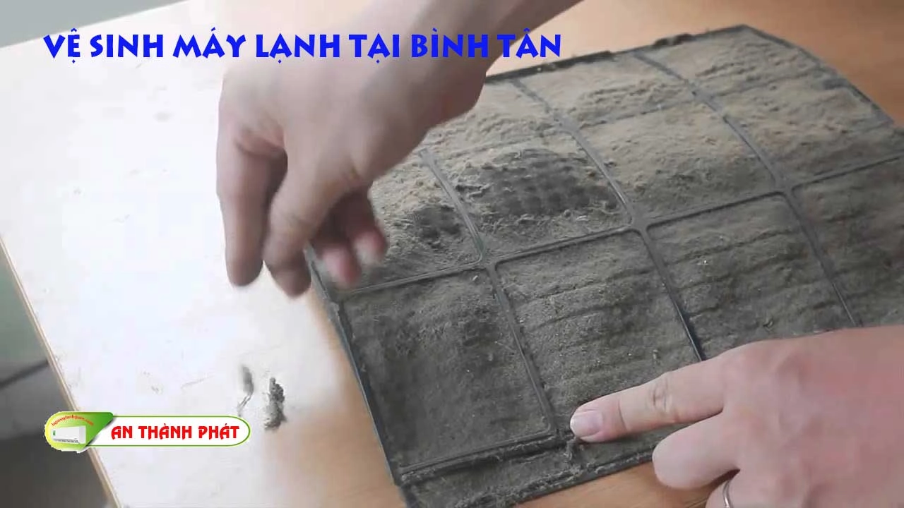 VỆ SINH LƯỚI CHỐNG BỤI CHO MÁY LẠNH